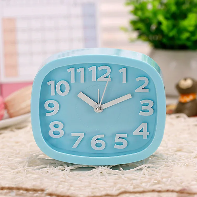Nouveau-Design-Alarme-Horloge-Enfants-tudiants-Chambre-Bureau-Table-Horloge-Salon-D-coration-de-La-Maison-2.jpg