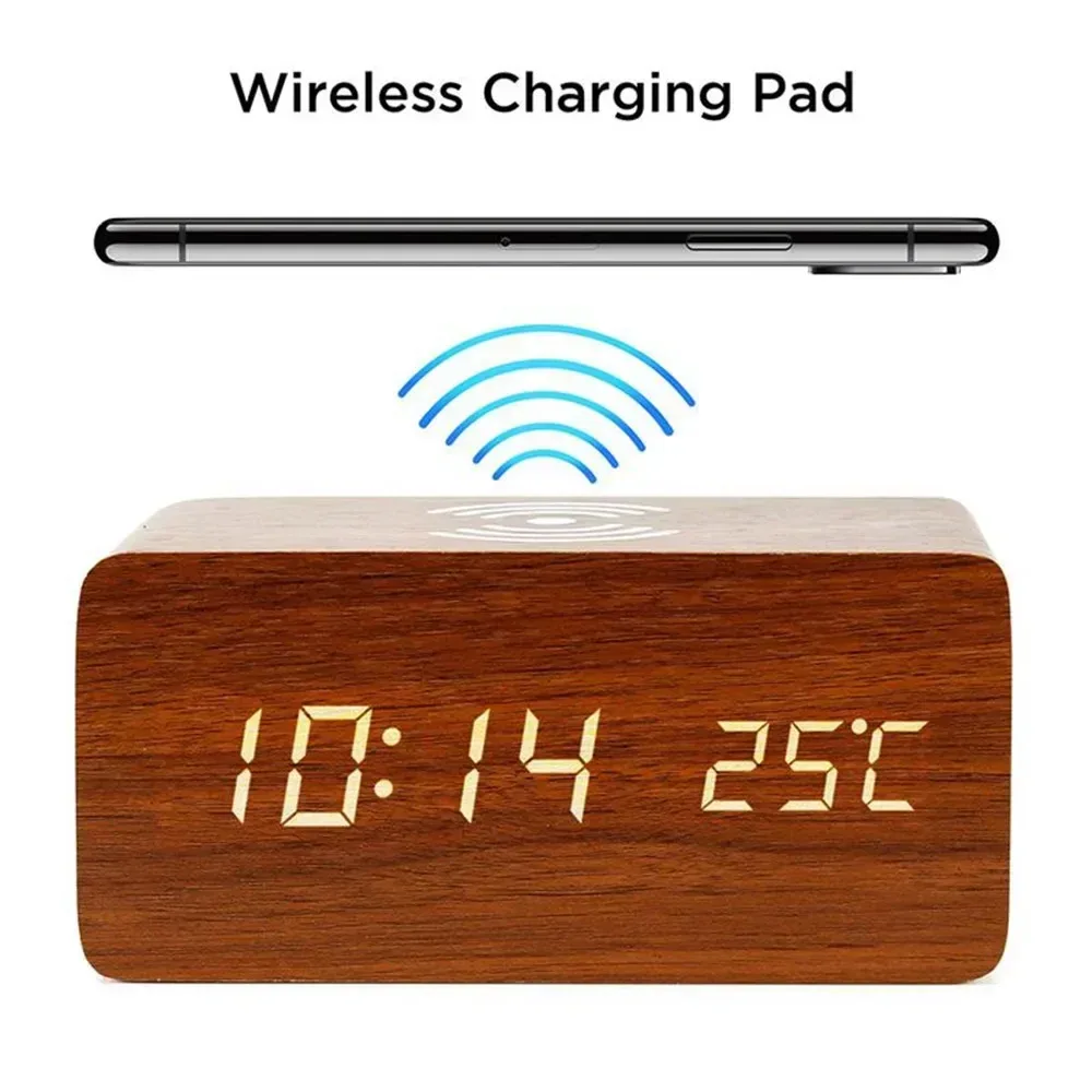 Horloge LED en Bois avec Chargeur Qi — image 2
