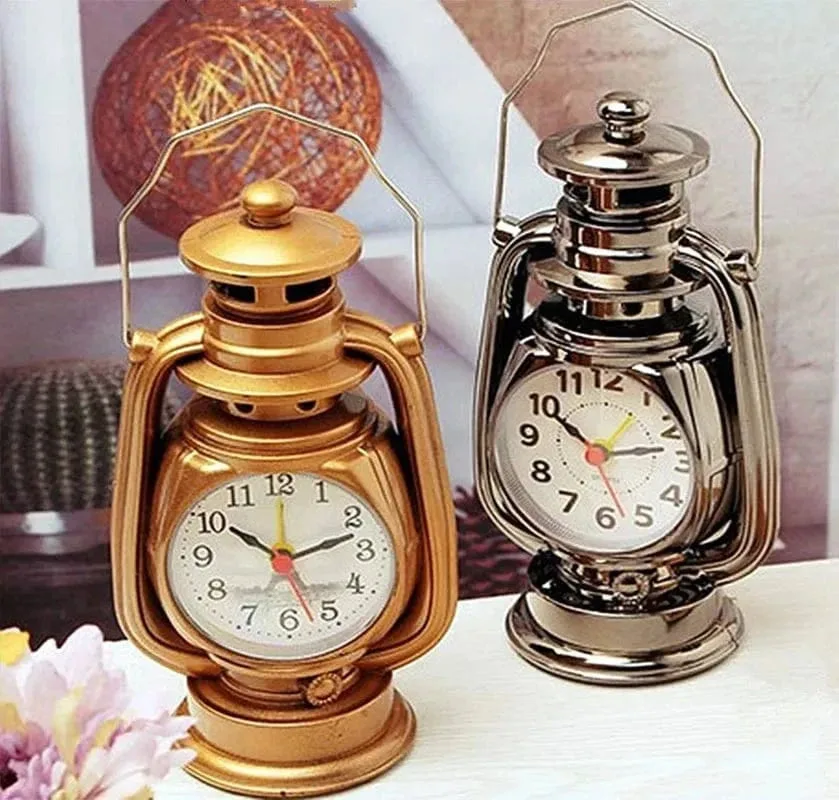 Réveil vintage en métal lampe à huile