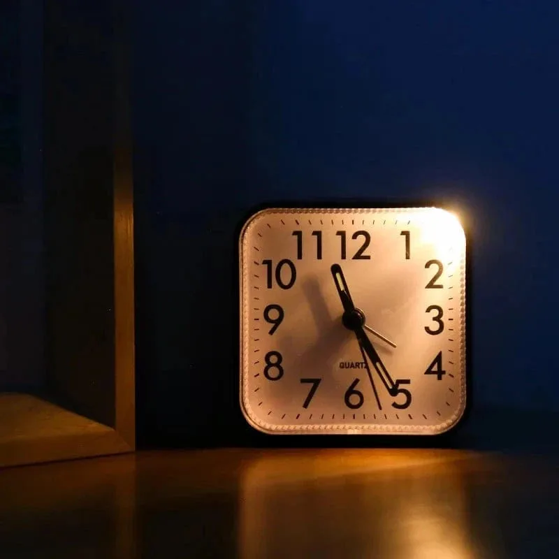 Réveil à pile quartz lumineux