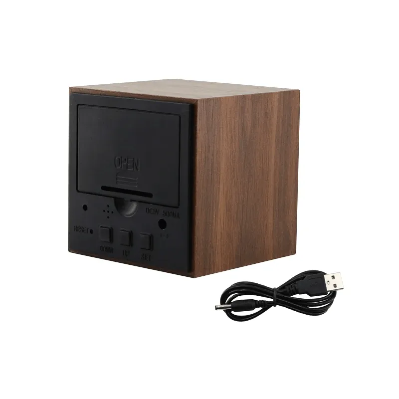 Réveil bois cube
